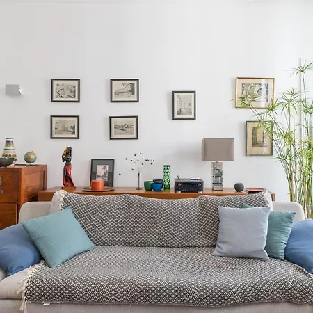 Veeve - The Artist's Way Apartment Paris